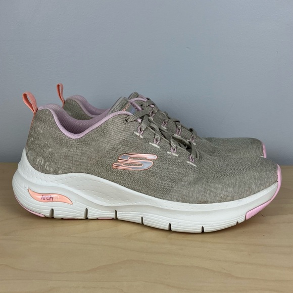 Skechers Women’s Size 9.0 Arch Fit Comfy Wave Taupe Athletic Running Shoes - Picture 1 of 10
